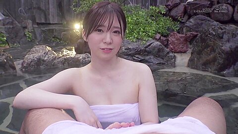 03C1523-She drinks semen ejaculated with a thick blowjob at a hot spring with her girlfriend
