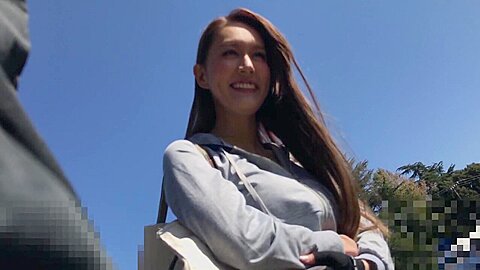 筋肉質ボディに巨チンがぶっささる！ジム通いの素人美女が巨根チンポに腰振りアクメ